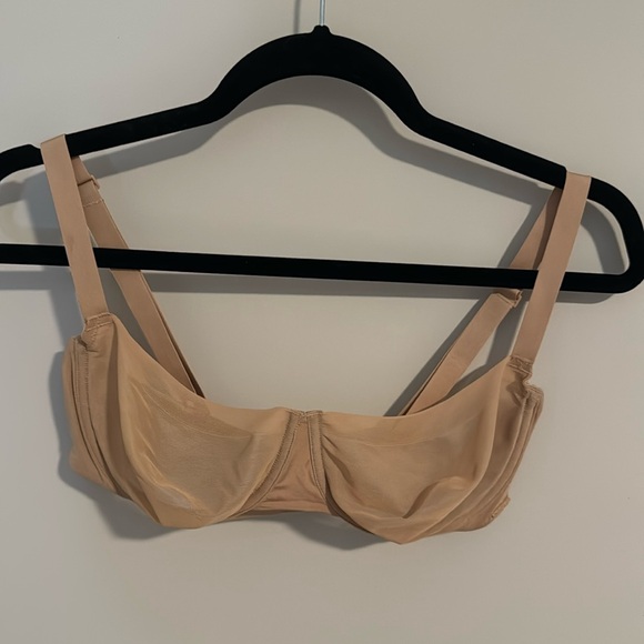 Skims unlined bra, 36C - Picture 1 of 6